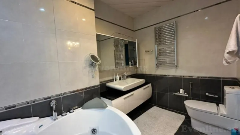 Satılır 4 otaqlı Mənzil Yeni tikili 210 m² Gənclik m. - şəkil 16