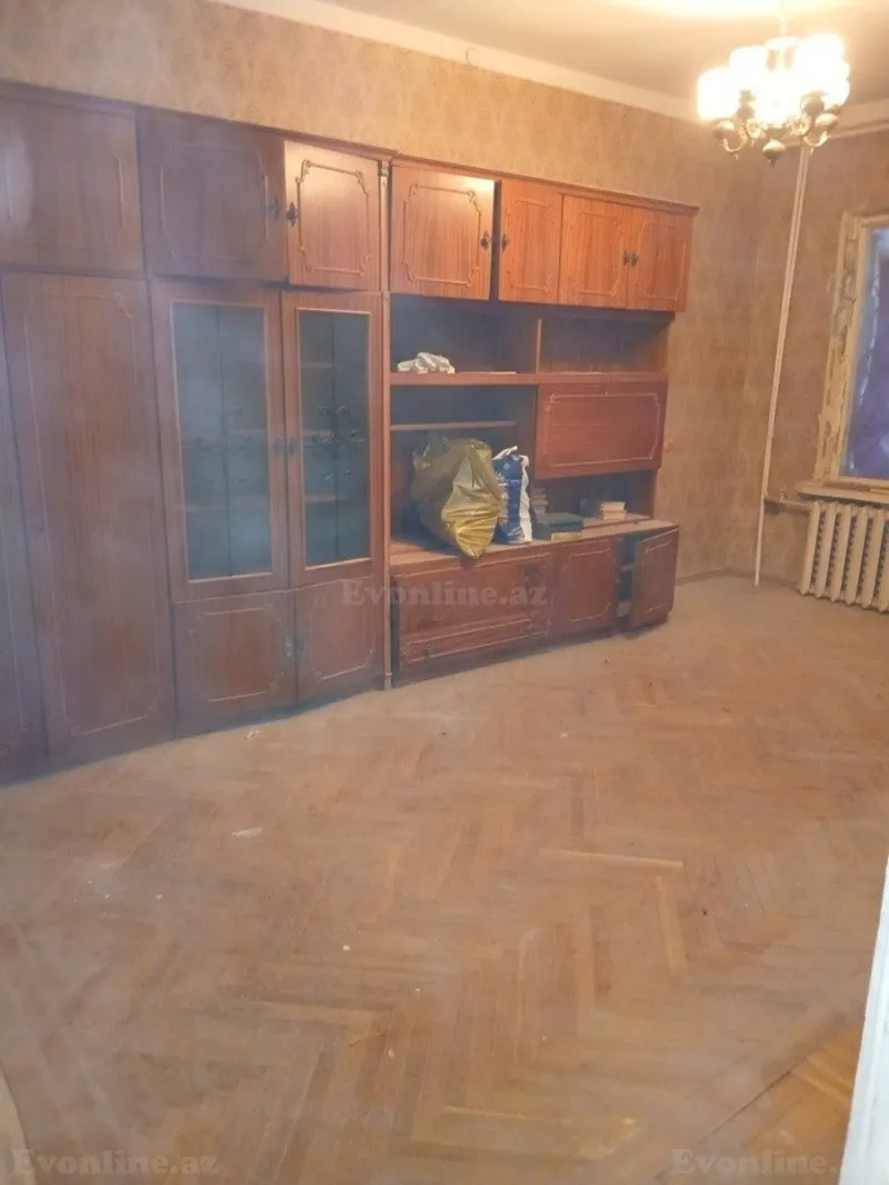 Satılır 3 otaqlı Mənzil Köhnə tikili 95 m² Memar Əcəmi m. - şəkil 3