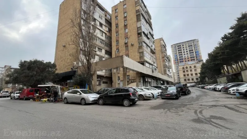 Satılır 2 otaqlı Mənzil Köhnə tikili 63 m² Gənclik m.