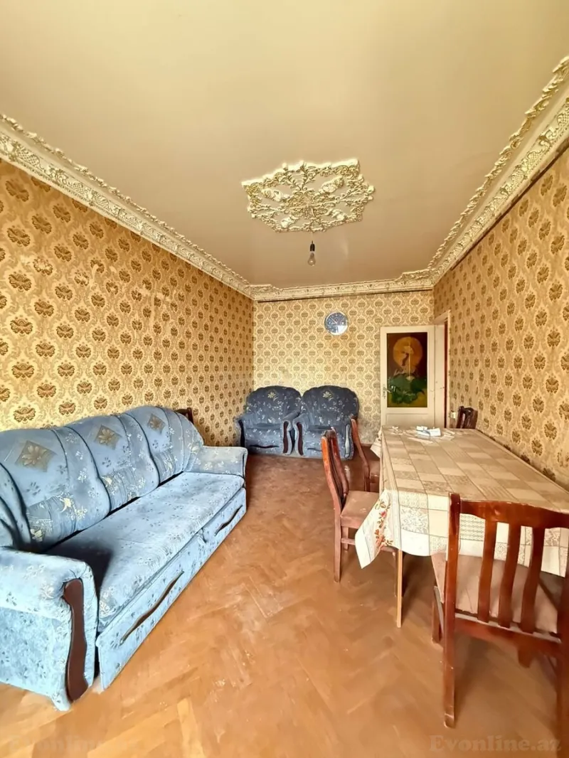 Satılır 4 otaqlı Mənzil Köhnə tikili 110 m² Yeni Yasamal