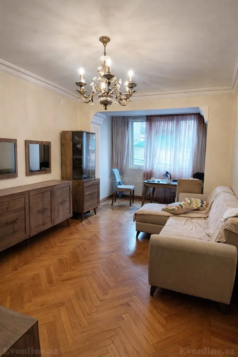 Satılır 3 otaqlı Mənzil Köhnə tikili 80 m² Nizami m.