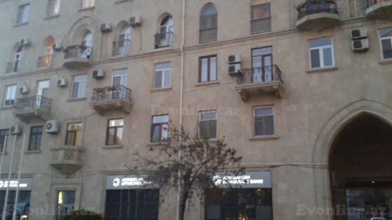 Kirayə verilir 3 otaqlı Mənzil Köhnə tikili 90 m² 28 May m.