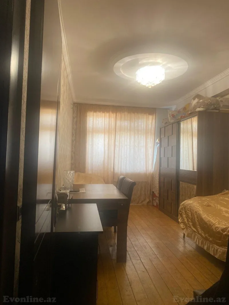 Bakı, Nizami r., Xalqlar Dostluğu m., 8-ci kilometrda 1 otaqlı mənzil satılır