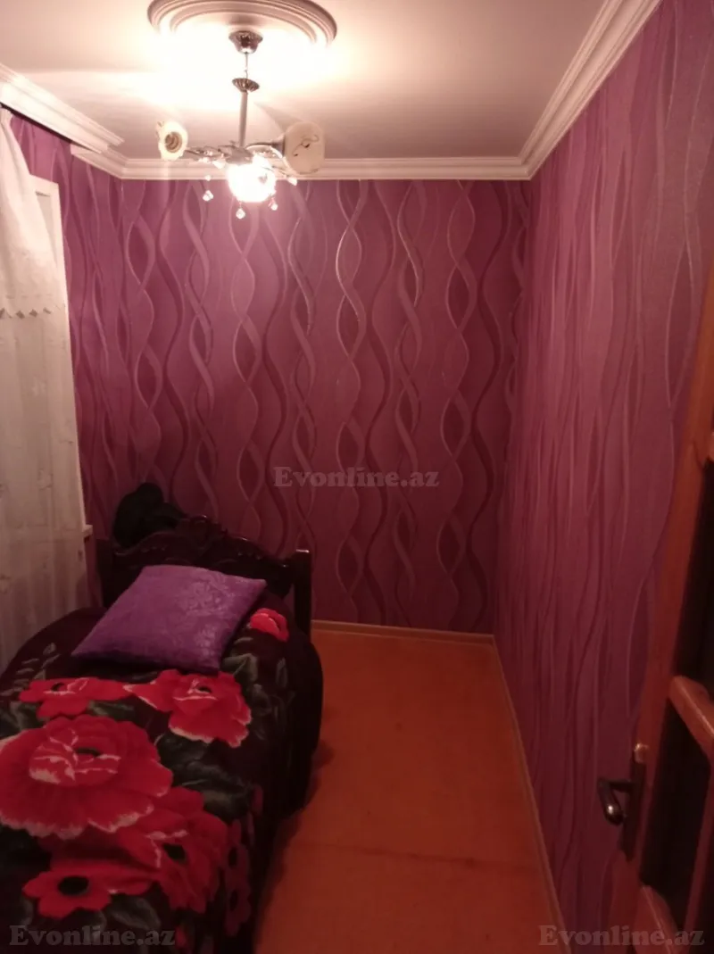 Satılır 5 otaqlı Mənzil Köhnə tikili 72 m² Xaçmaz