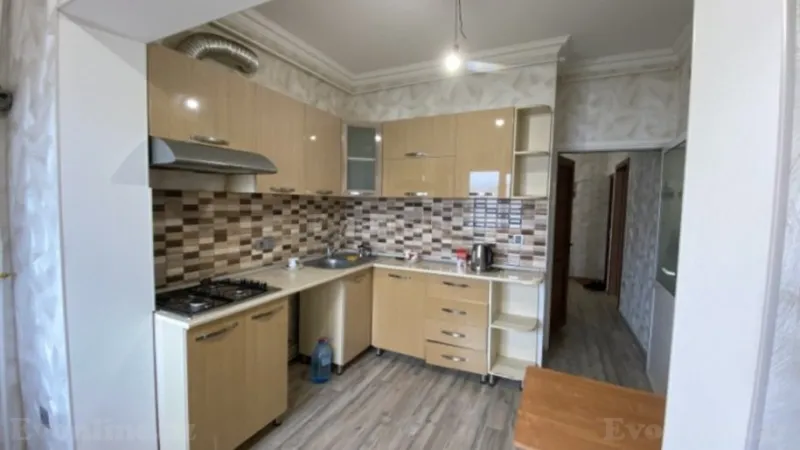 Satılır 2 otaqlı Mənzil Köhnə tikili 70 m² 8-ci mikrorayon - şəkil 3