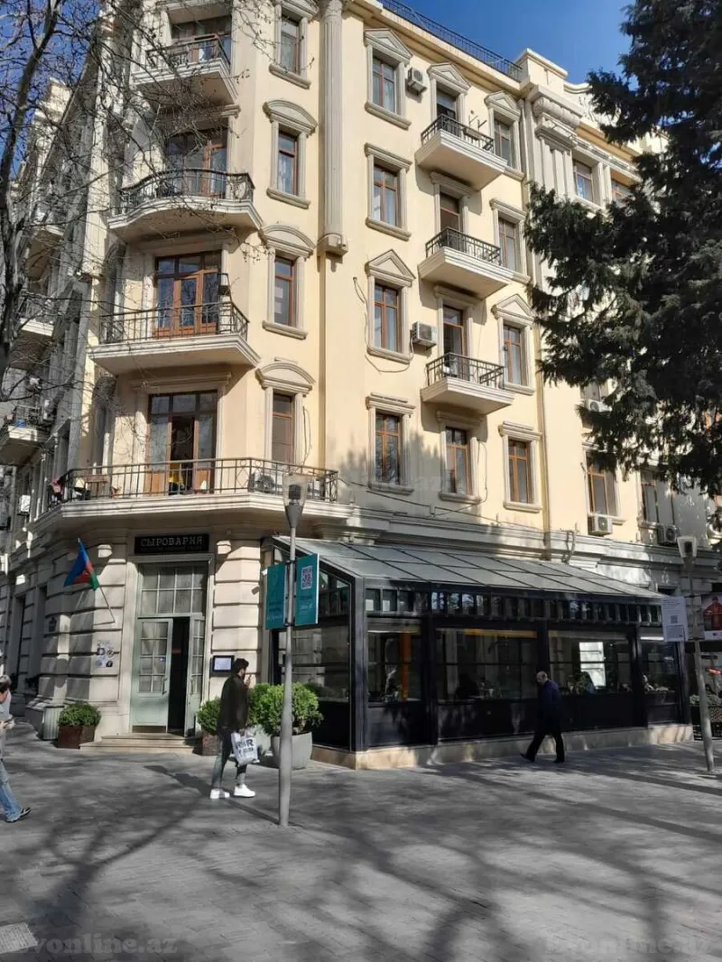 Kirayə verilir 2 otaqlı Mənzil Köhnə tikili 60 m² İçərişəhər m.