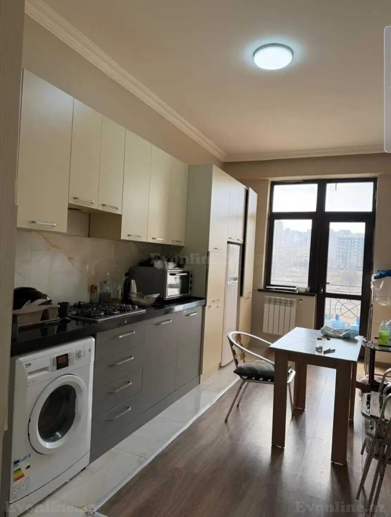Satılır 2 otaqlı Mənzil Yeni tikili 105 m² 8 Noyabr m. - şəkil 3