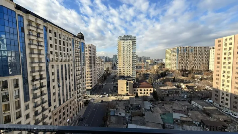 Satılır 3 otaqlı Mənzil Yeni tikili 122 m² 28 May m.