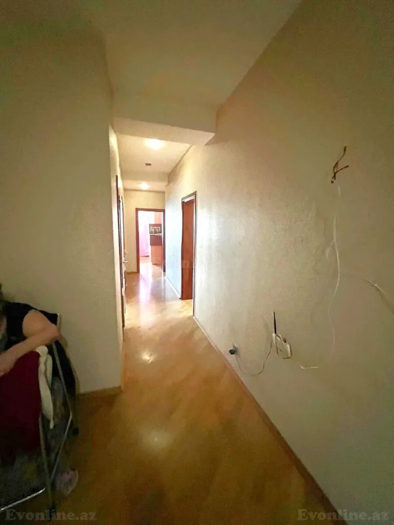 Satılır 3 otaqlı Mənzil Yeni tikili 130 m² 8 Noyabr m. - şəkil 6