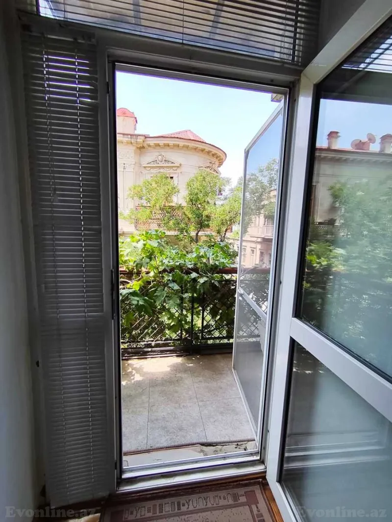 Kirayə verilir 4 otaqlı Mənzil Köhnə tikili 120 m² Sahil m. - şəkil 13