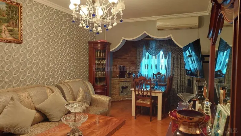 Satılır 4 otaqlı Mənzil Köhnə tikili 75 m² 8-ci mikrorayon