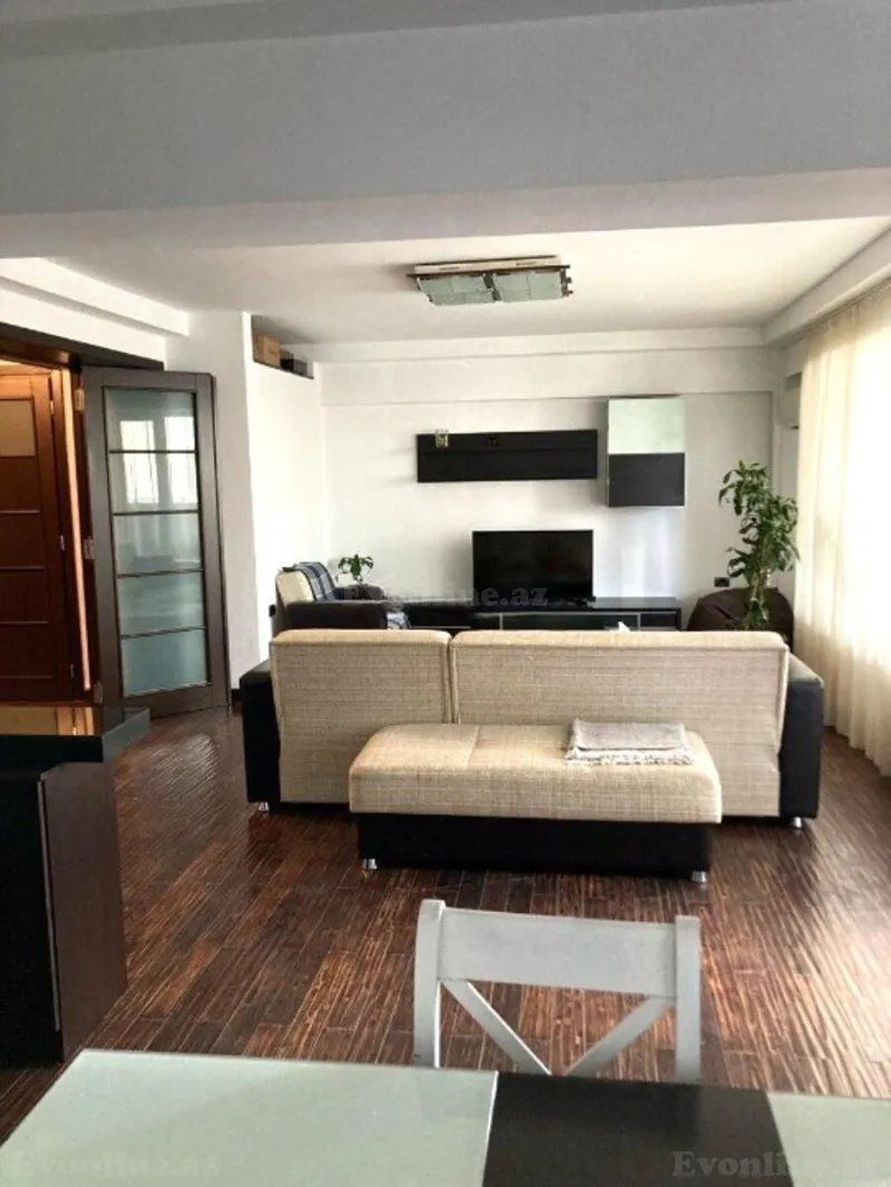Satılır 3 otaqlı Mənzil Köhnə tikili 125 m² 28 May m. - şəkil 3
