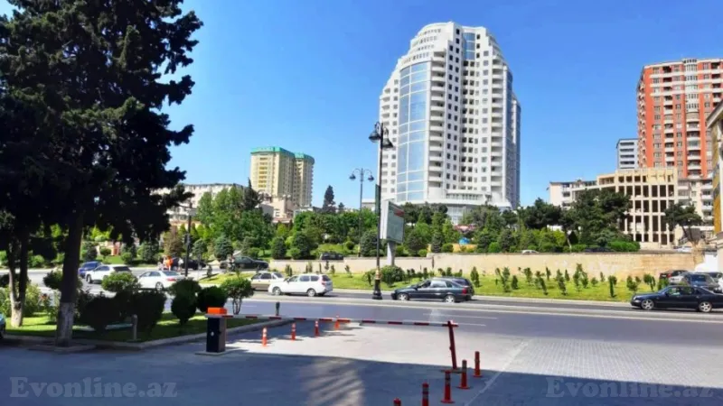 Satılır 4 otaqlı Mənzil Yeni tikili 162 m² Elmlər Akademiyası m.