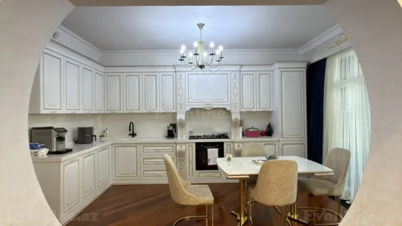 Satılır 4 otaqlı Mənzil Yeni tikili 170 m² Badamdar - şəkil 4