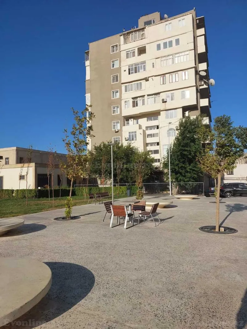 Satılır 2 otaqlı Mənzil Köhnə tikili 76 m² Yasamal