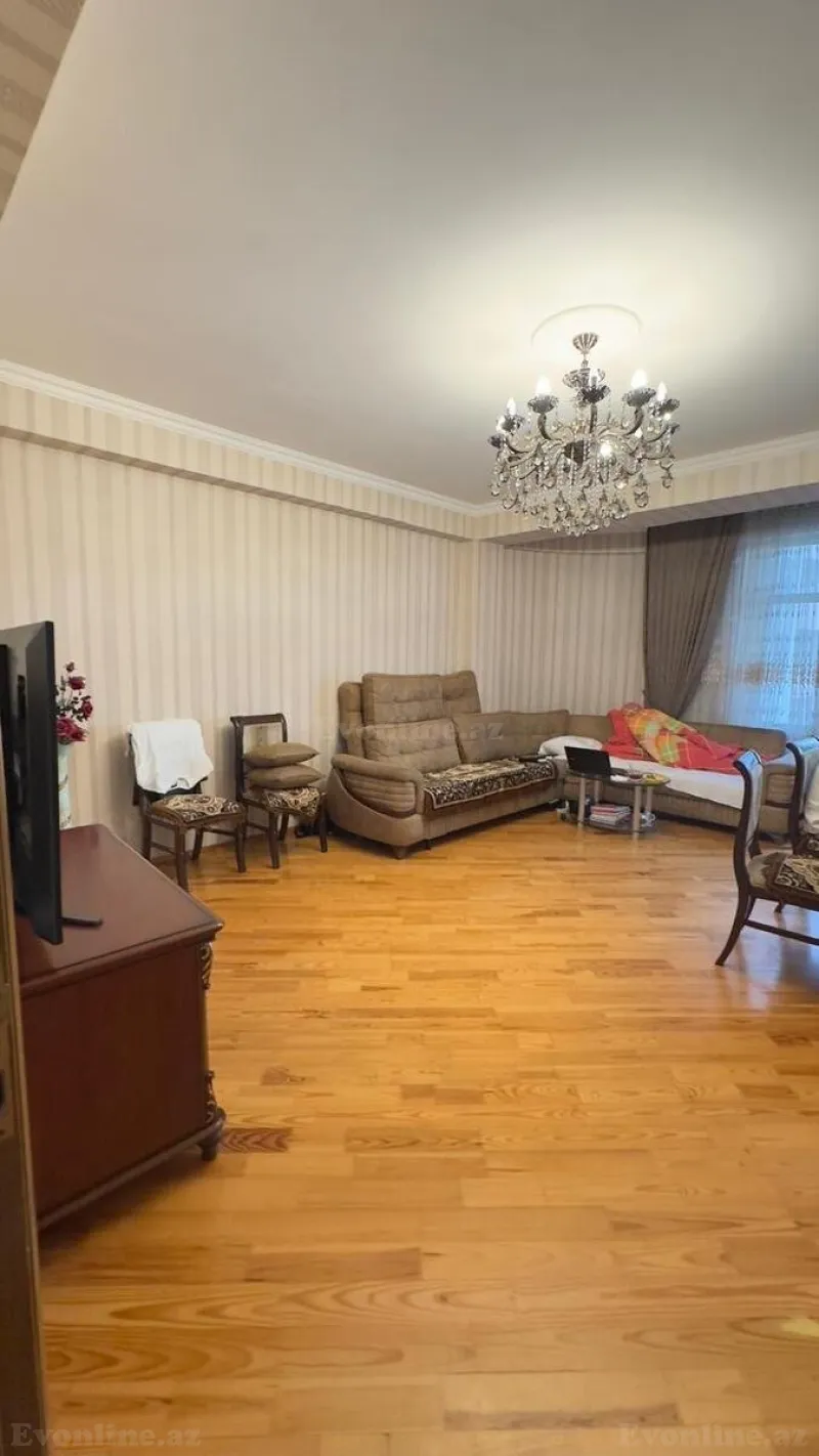 4 otaqlı Mənzil 135 m² Xırdalan Satılır