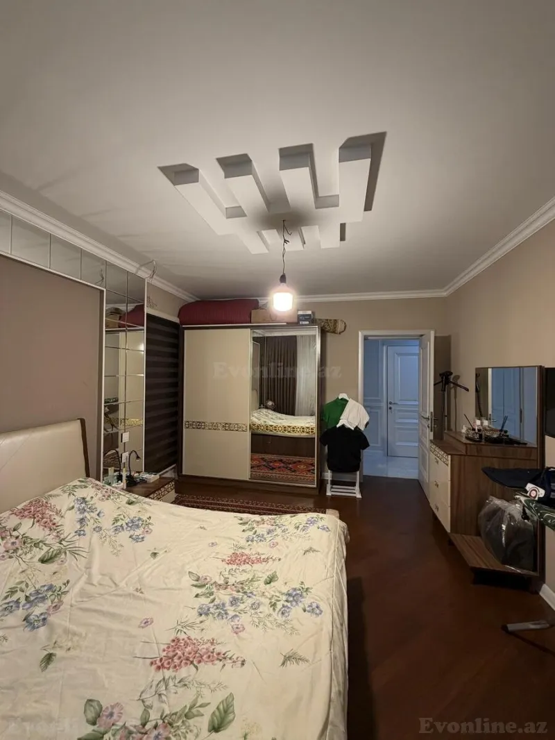 Satılır 3 otaqlı Mənzil Yeni tikili 130 m² 8 Noyabr m. - şəkil 4