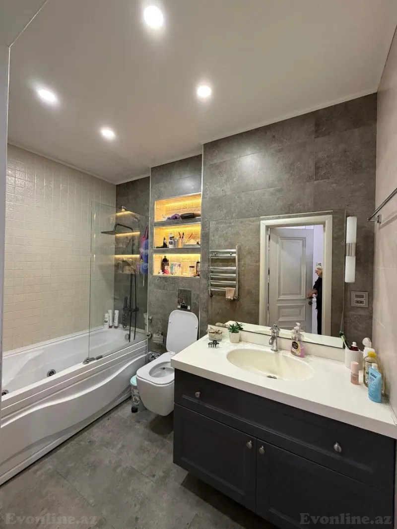 Satılır 3 otaqlı Mənzil Yeni tikili 130 m² 8 Noyabr m. - şəkil 13