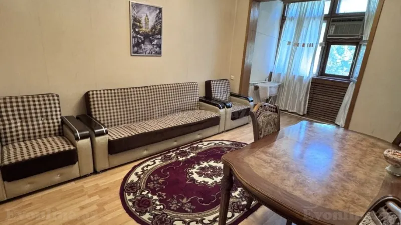 Kirayə verilir 2 otaqlı Mənzil Köhnə tikili 90 m² Gənclik m.