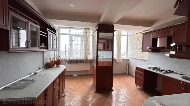 Satılır 5 otaqlı Mənzil Köhnə tikili 200 m² İçərişəhər m. - şəkil 5