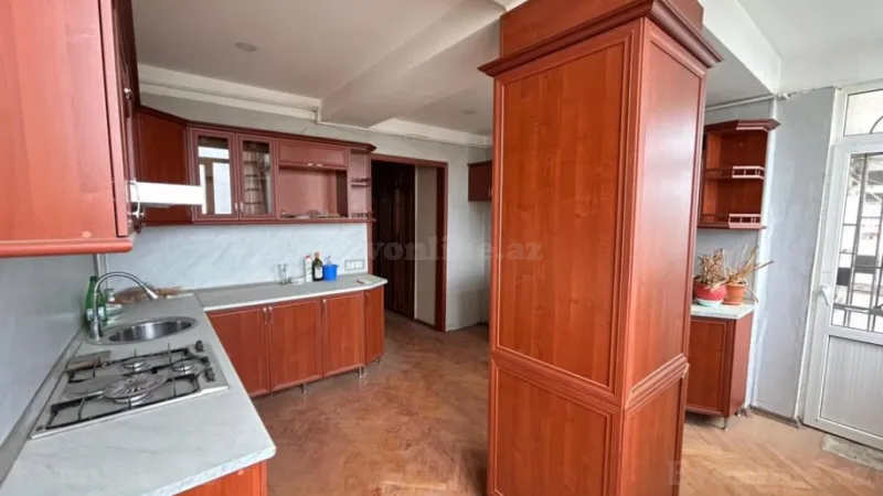 Satılır 5 otaqlı Mənzil Köhnə tikili 200 m² İçərişəhər m. - şəkil 6