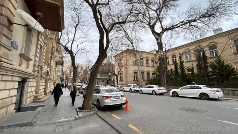 Satılır 5 otaqlı Mənzil Köhnə tikili 200 m² İçərişəhər m. - şəkil 10