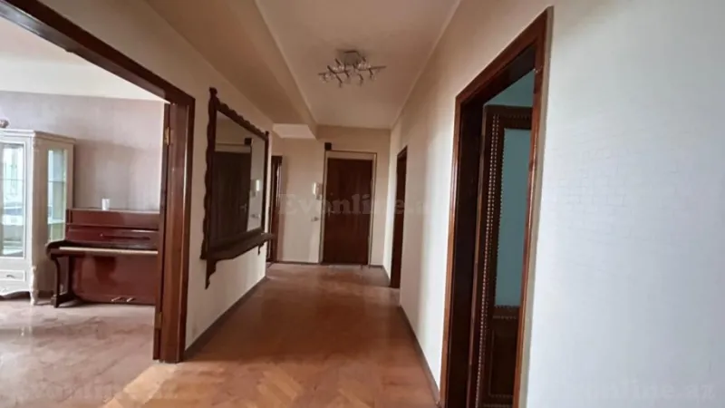 Satılır 5 otaqlı Mənzil Köhnə tikili 200 m² İçərişəhər m. - şəkil 13