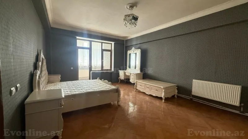 Satılır 5 otaqlı Mənzil Köhnə tikili 200 m² İçərişəhər m. - şəkil 23