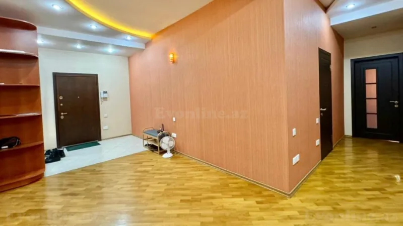 Satılır 3 otaqlı Mənzil Yeni tikili 150 m² Nəsimi r. - şəkil 2