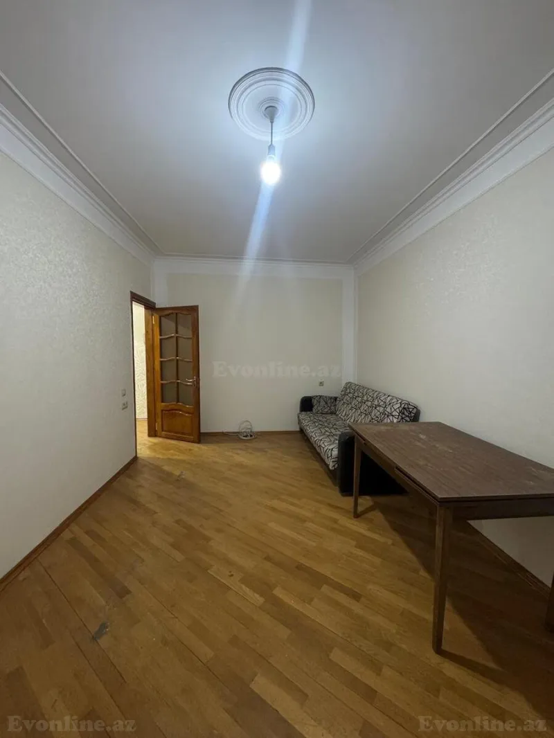 Satılır 2 otaqlı Mənzil Köhnə tikili 65 m² Yasamal r.