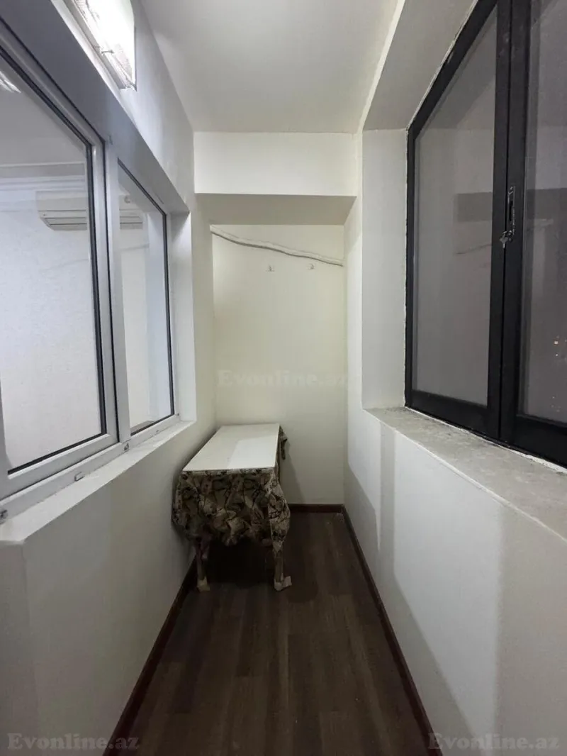 Satılır 2 otaqlı Mənzil Köhnə tikili 65 m² Yasamal r. - şəkil 4