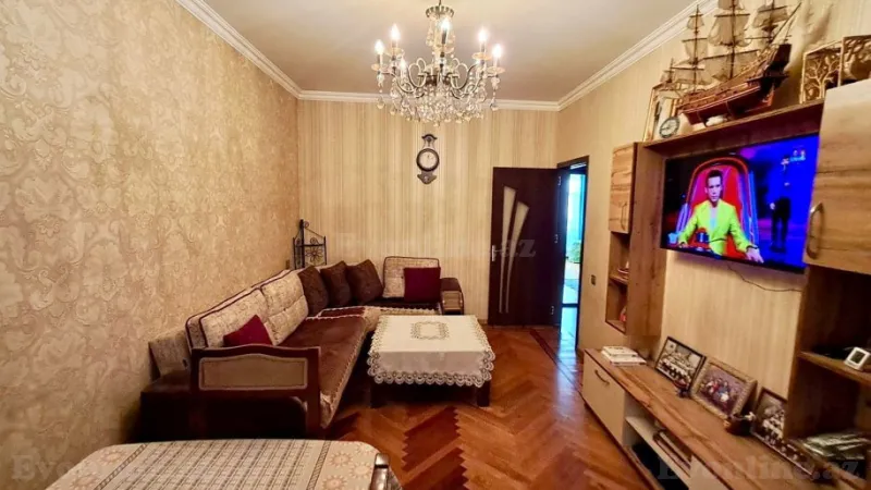 Satılır 3 otaqlı Mənzil Köhnə tikili 80 m² Yeni Yasamal - şəkil 2