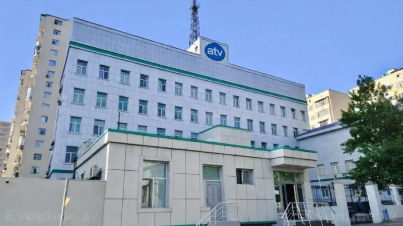 Satılır 4 otaqlı Mənzil Köhnə tikili 105 m² Yasamal