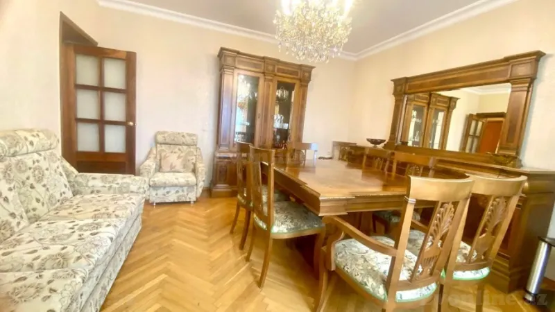 Satılır 4 otaqlı Mənzil Köhnə tikili 105 m² Yasamal - şəkil 4