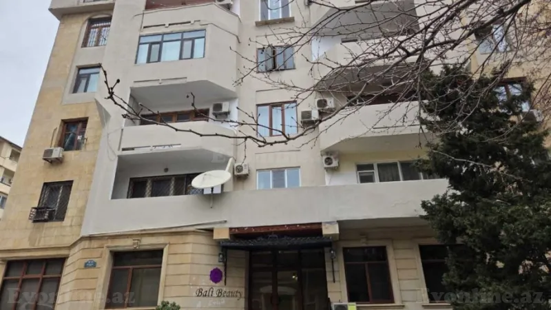 Bakı, Səbail r., İçərişəhər m.da 4 otaqlı mənzil satılır