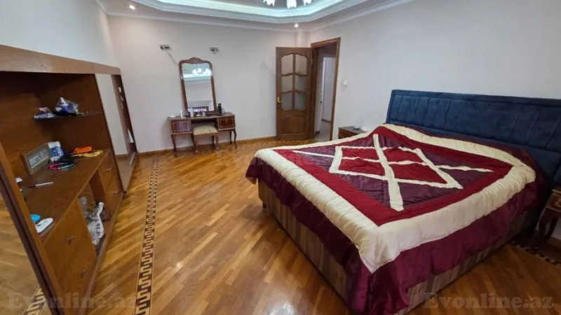 Satılır 4 otaqlı Mənzil Köhnə tikili 125 m² İçərişəhər m. - şəkil 6