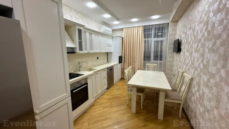Kirayə verilir 4 otaqlı Mənzil Yeni tikili 199 m² 28 May m. - şəkil 2