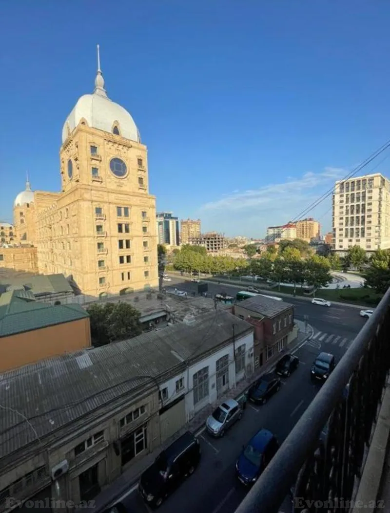 Satılır 3 otaqlı Mənzil Köhnə tikili 70 m² Nizami m.