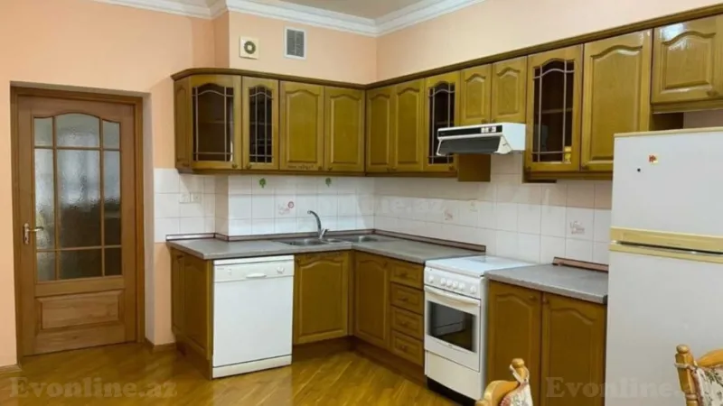 Kirayə verilir 4 otaqlı Mənzil Yeni tikili 230 m² 28 May m. - şəkil 6