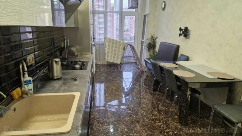 Kirayə verilir 4 otaqlı Mənzil Yeni tikili 185 m² Nəsimi r. - şəkil 9