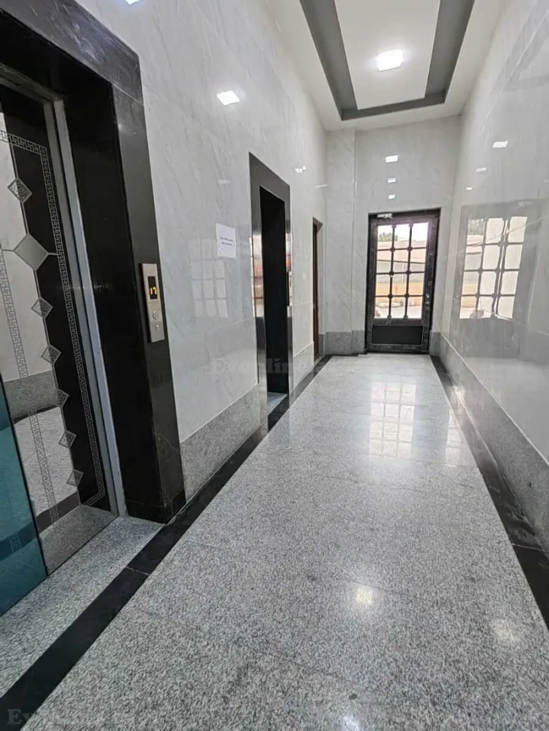 Satılır 4 otaqlı Mənzil Yeni tikili 150 m² 8-ci mikrorayon - şəkil 4