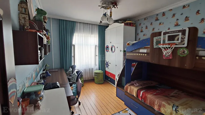 Satılır 3 otaqlı Mənzil Köhnə tikili 70 m² Yeni Yasamal