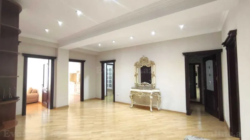 Kirayə verilir 4 otaqlı Mənzil Yeni tikili 190 m² 28 May m. - şəkil 9