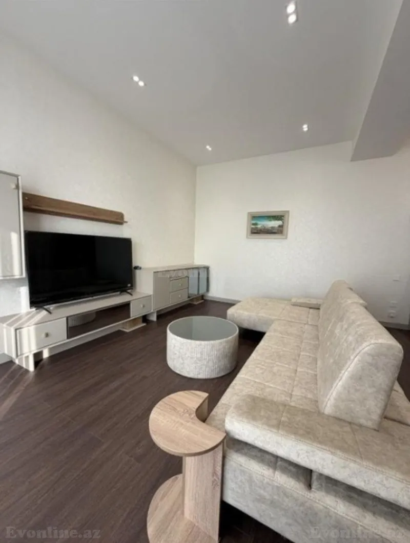 Kirayə verilir 3 otaqlı Mənzil Yeni tikili 140 m² Xətai r. - şəkil 3