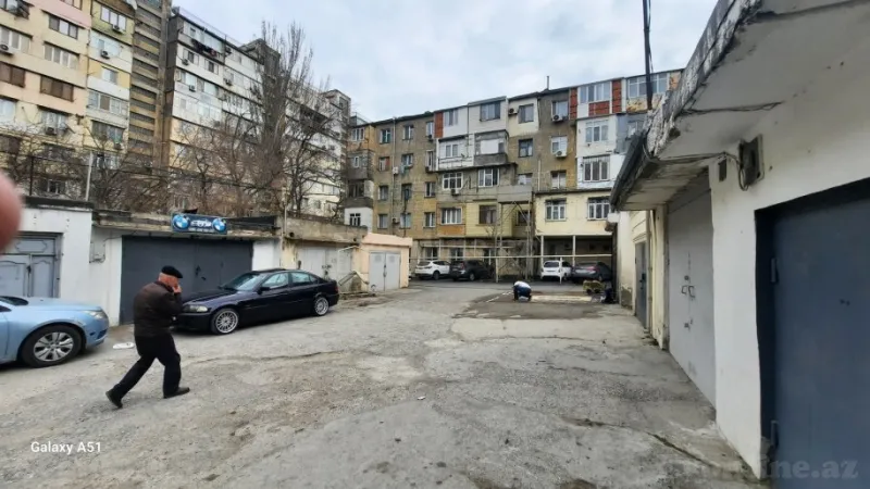 Qaraj 20 m² İnşaatçılar m. Kirayə verilir