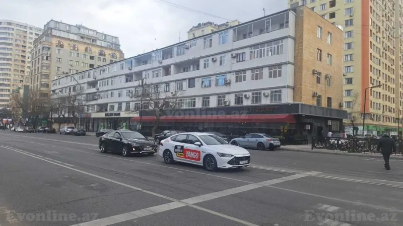 Satılır 3 otaqlı Mənzil Köhnə tikili 68 m² Yasamal