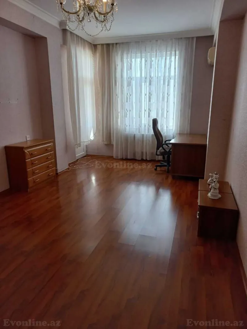 Kirayə verilir 3 otaqlı Mənzil Yeni tikili 135 m² İçərişəhər m. - şəkil 11