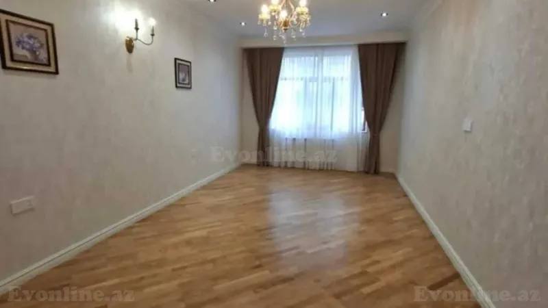 Bakı, Binəqədi r., Nəsimi m., 6-cı mikrorayonda 2 otaqlı mənzil satılır