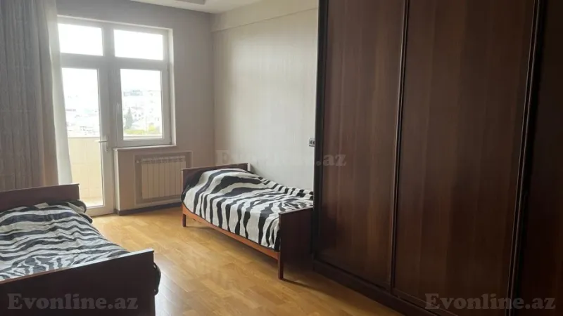 Satılır 4 otaqlı Mənzil Yeni tikili 185 m² Elmlər Akademiyası m. - şəkil 5