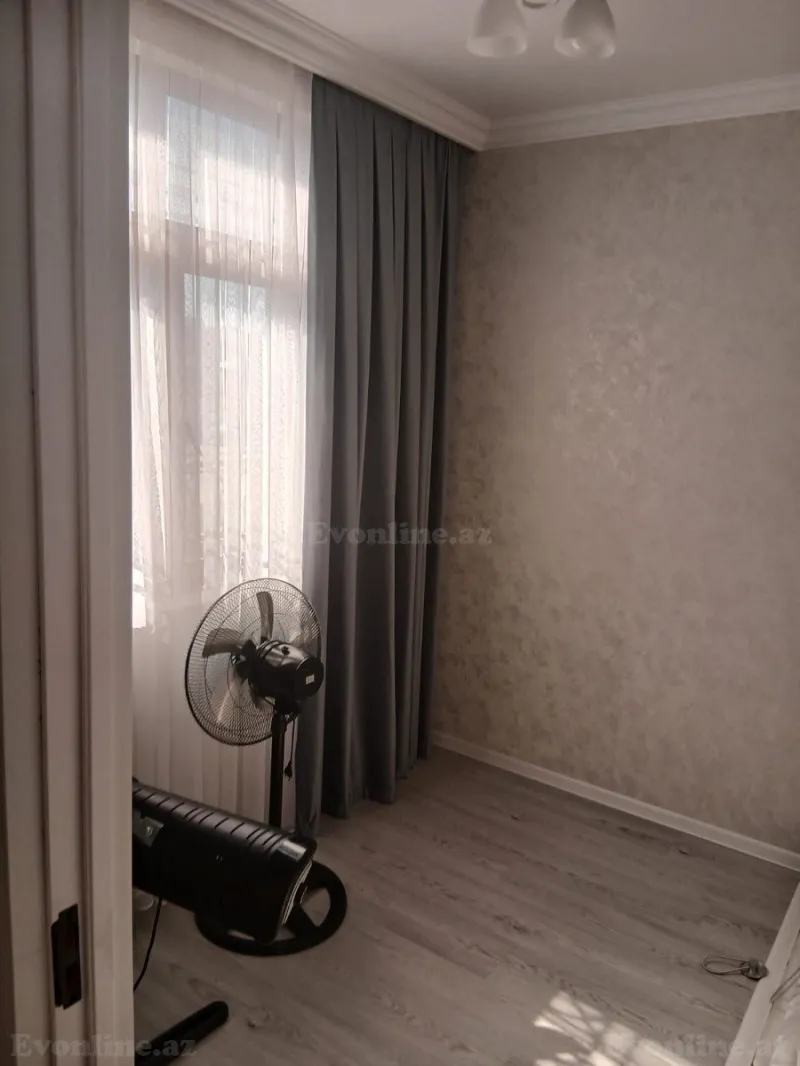 Satılır 2 otaqlı Mənzil Köhnə tikili 35 m² 6-cı mikrorayon - şəkil 5